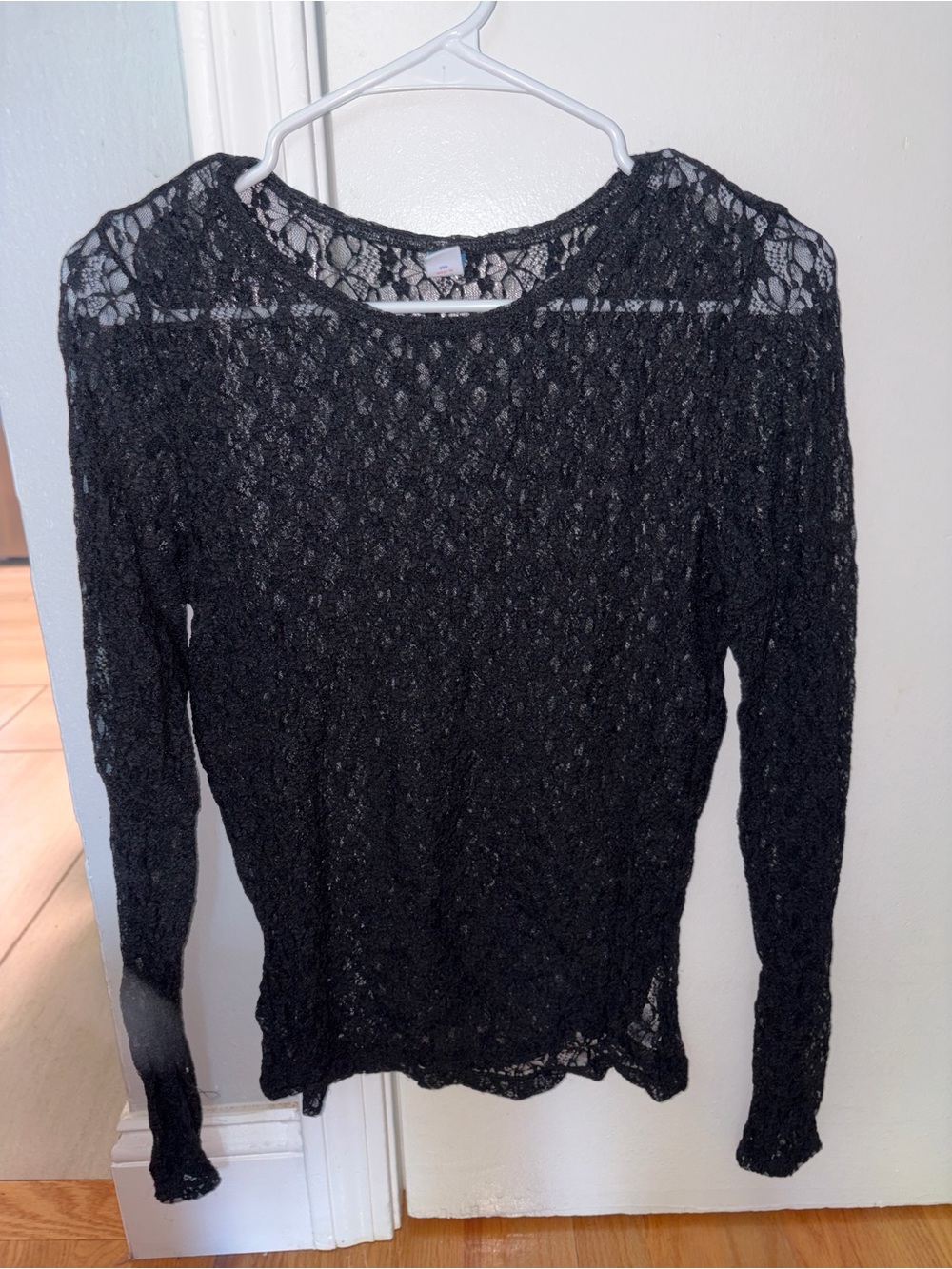 Women's Black Lace Long-Sleeve Top
